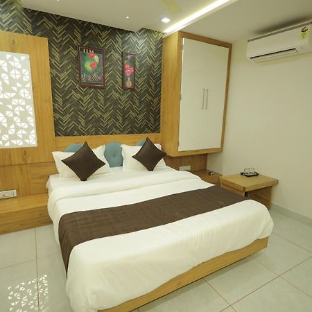 Hotel Rk Fortune Ahmedabad Eksteriør billede