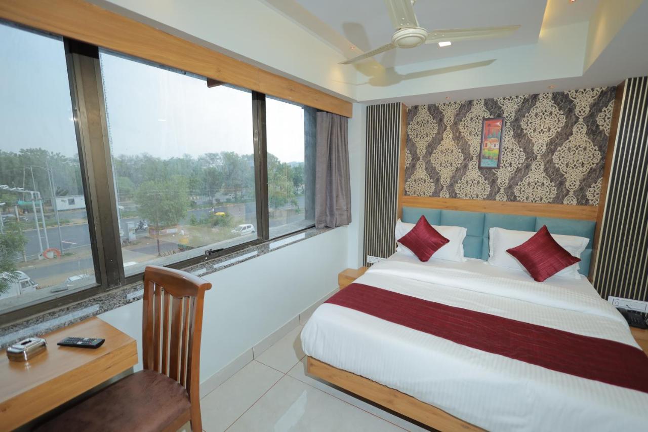 Hotel Rk Fortune Ahmedabad Eksteriør billede