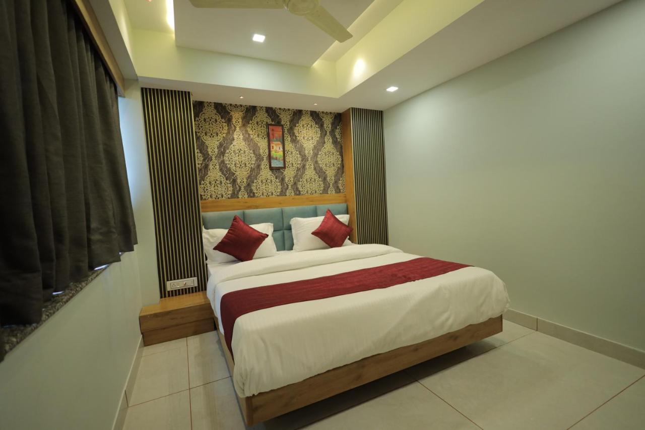 Hotel Rk Fortune Ahmedabad Eksteriør billede
