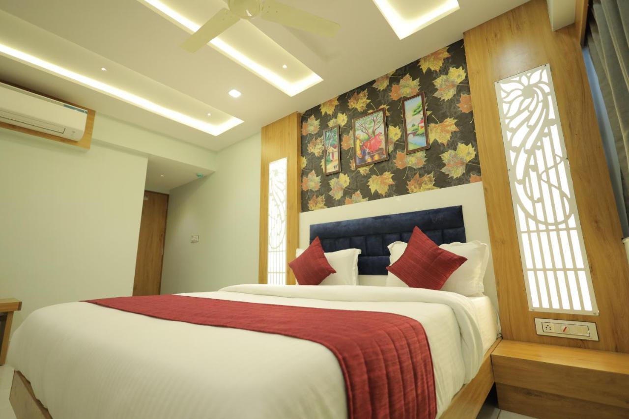Hotel Rk Fortune Ahmedabad Eksteriør billede
