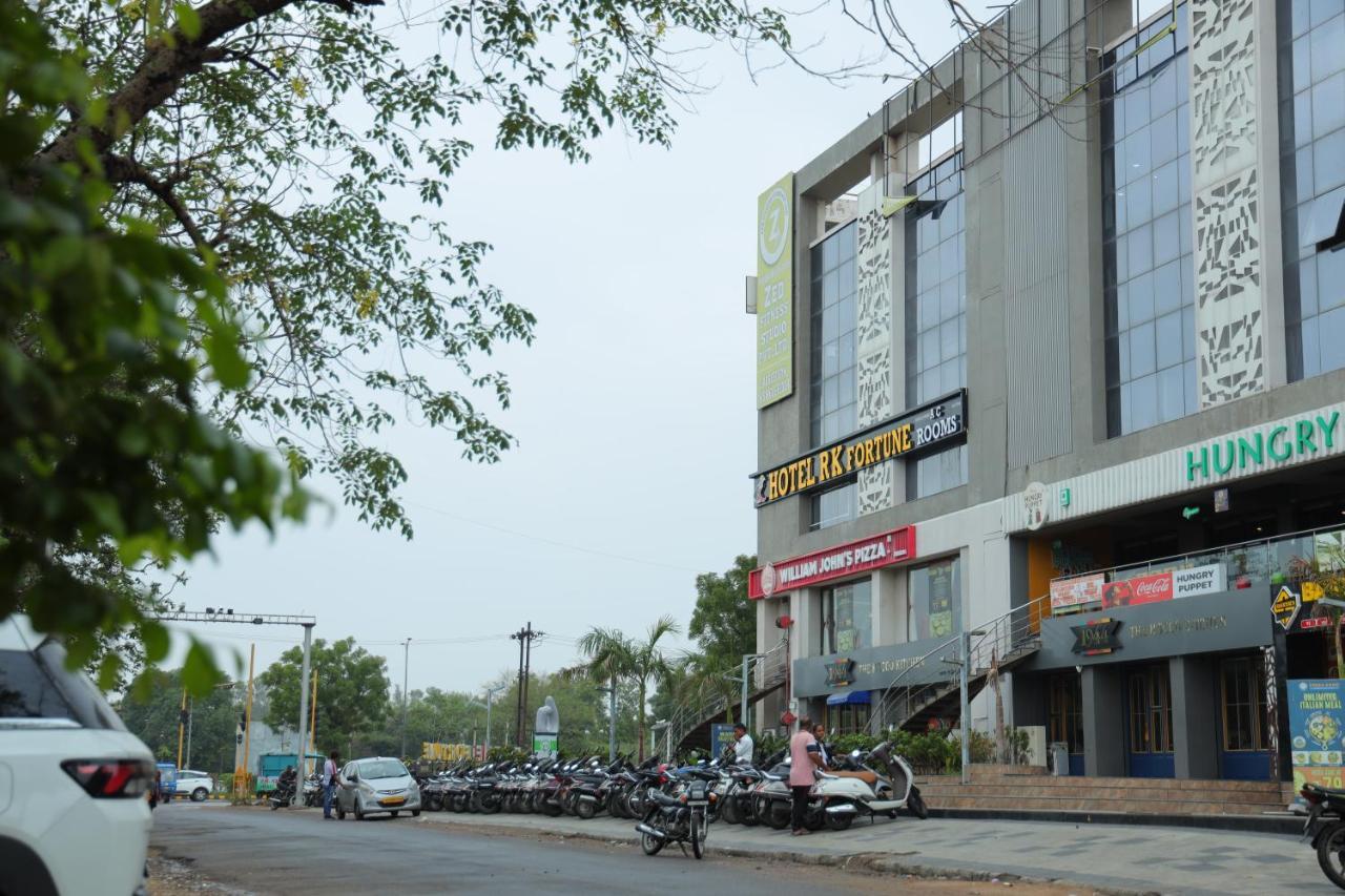 Hotel Rk Fortune Ahmedabad Eksteriør billede