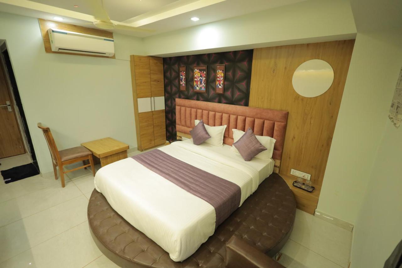 Hotel Rk Fortune Ahmedabad Eksteriør billede