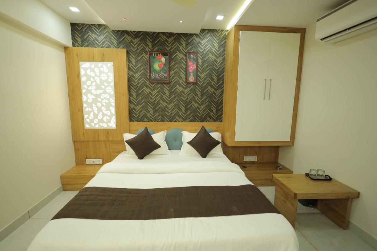 Hotel Rk Fortune Ahmedabad Eksteriør billede