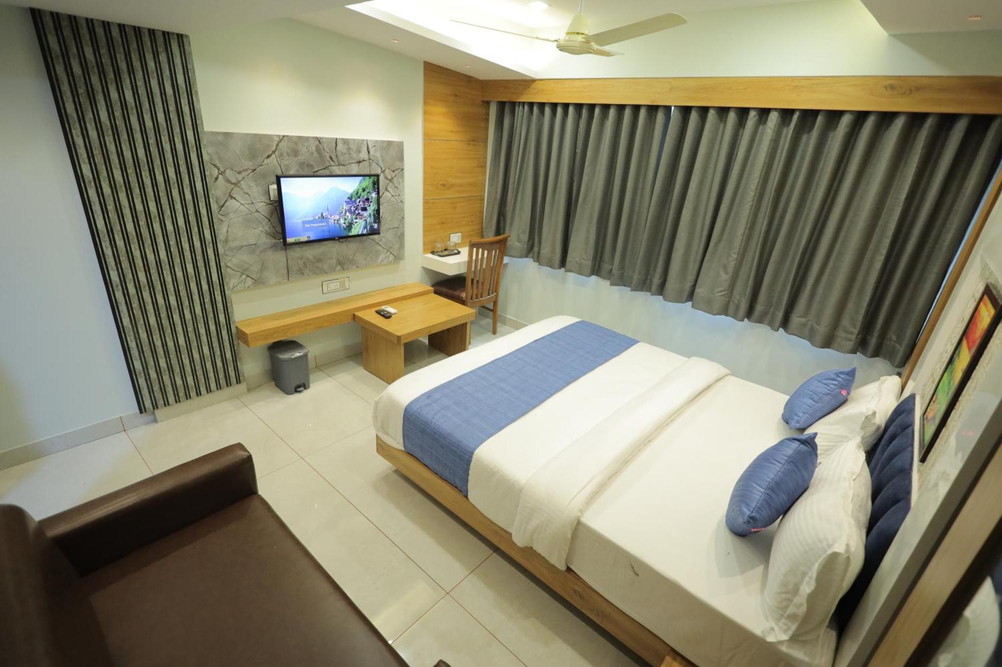 Hotel Rk Fortune Ahmedabad Eksteriør billede